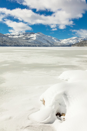 Snow covered donner lake 2 eqvsqk