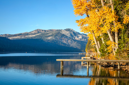 Donner lake in autumn 26 fw2uqr