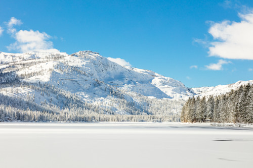 Snow covered donner lake 1 jqkyj7