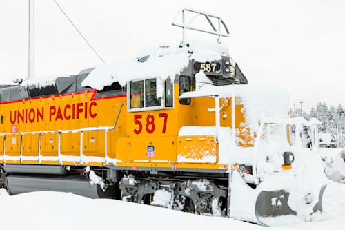 Train in snowy truckee 3 q9afdk