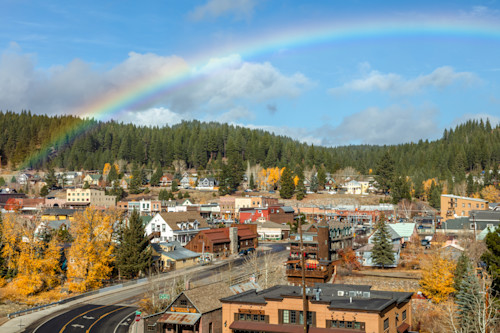 Rainbow above downtown truckee 4 pb9jwk