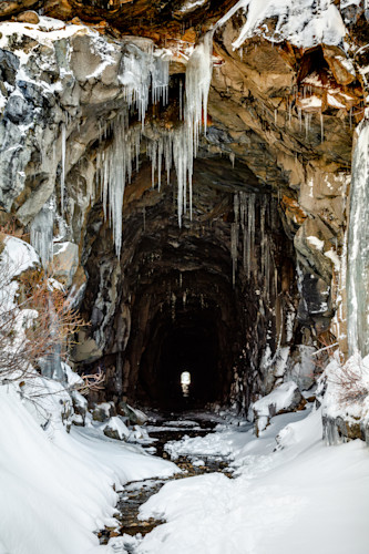 Icy tunnel 1 eh6opx