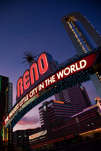 Reno arch at sunset 1 ug1jzi