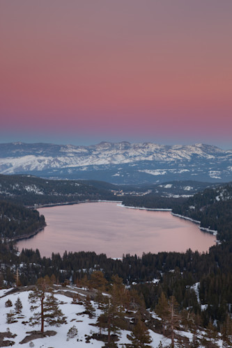 Alpenglow at donner lake 1 sbhazn