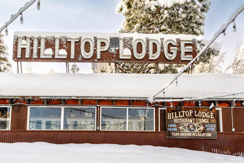Snowy hilltop lodge 1 fikbe0