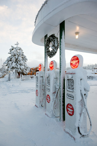 Snowy flying a in truckee 1 jonufu