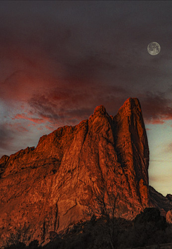 Moonset gog sunrise 01112025 jhel4268 q9gtcd