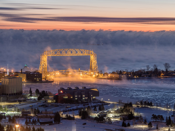 The Iconic Aerial Lift Bridge In Duluth, Minnesota Stock Photo - Alamy