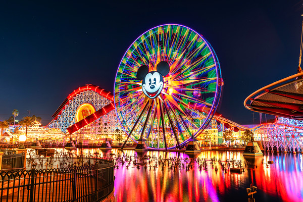 Pixar_Pier_and_Mickey_Mouse_at
