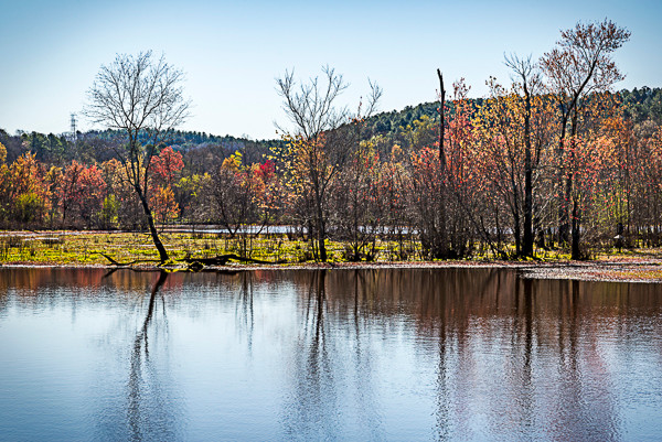 The lake at the Doll's Head Trail with a few colorful leaves still on the surrounding trees