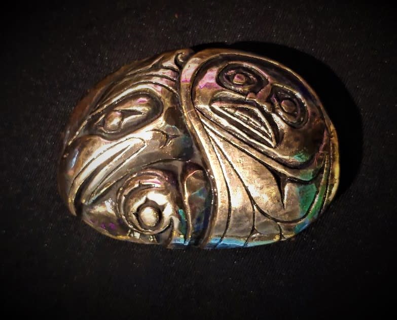 raven belt buckle
