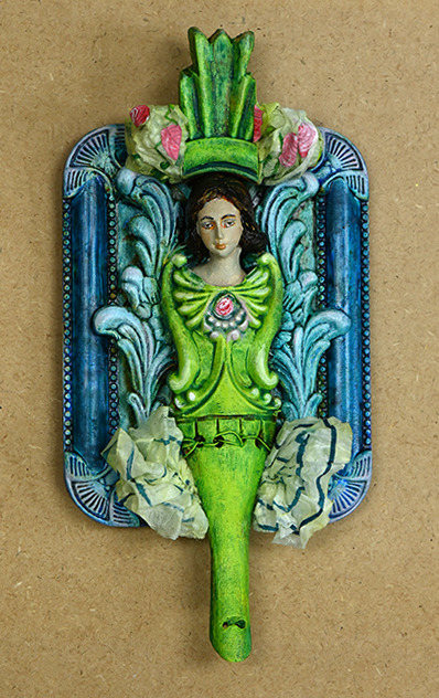 assemblage lady in green