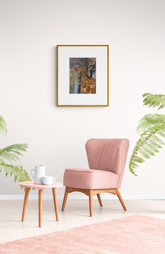 970 Warm bright sitting room with tropical plants