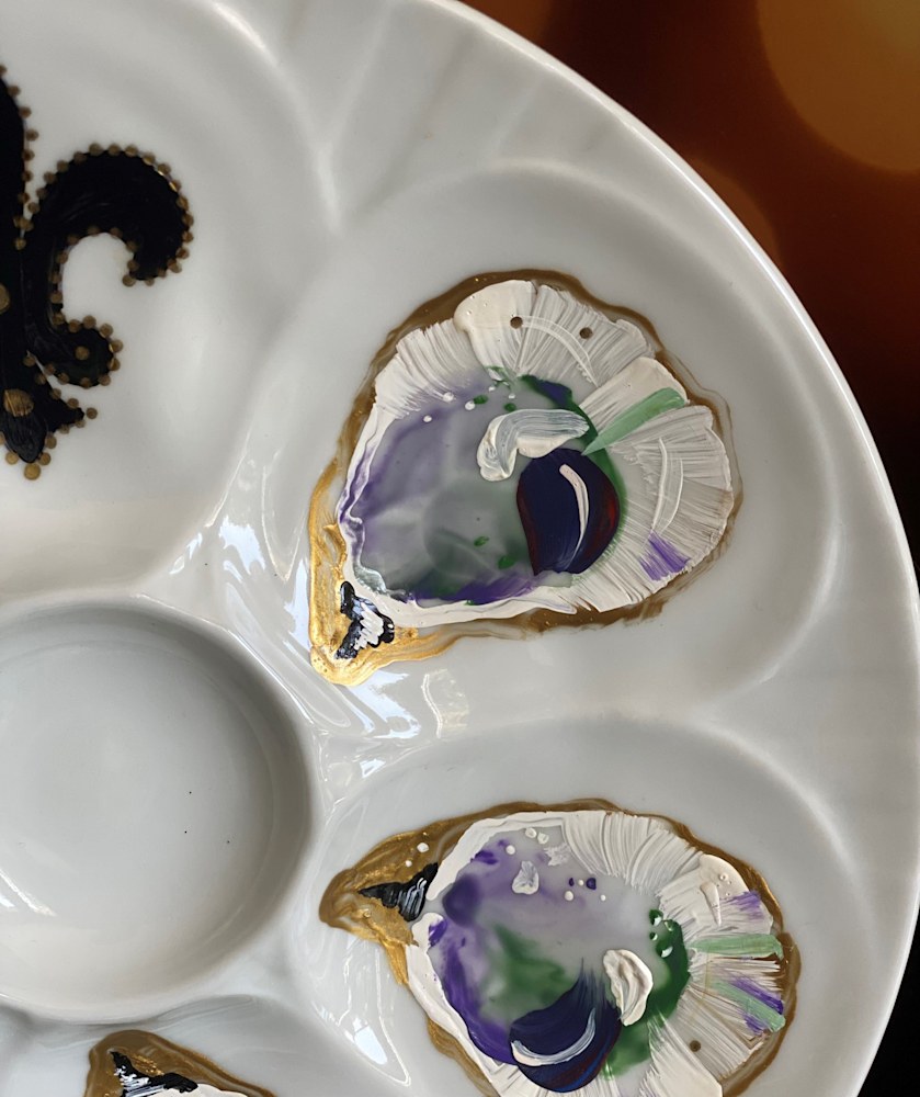 Oyster Plate Mardi Gras Classic detail