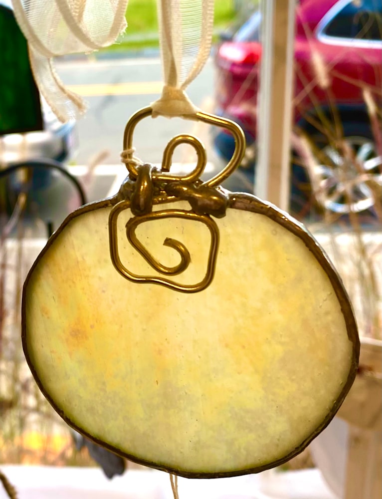 ornament amber wispy