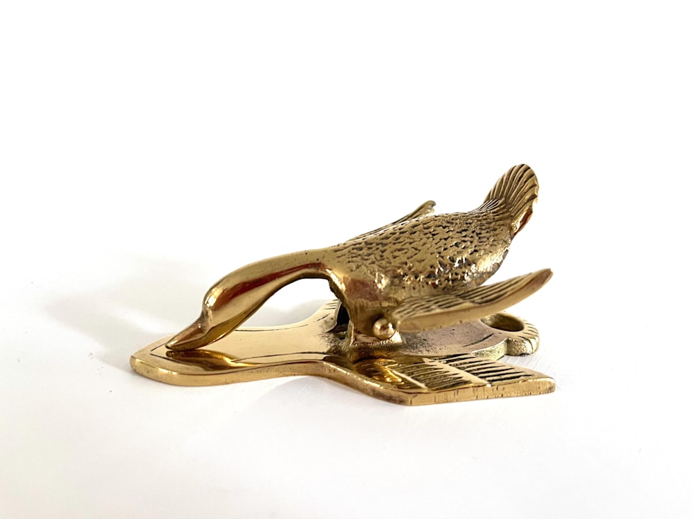 brass wall clip flying goose 1020