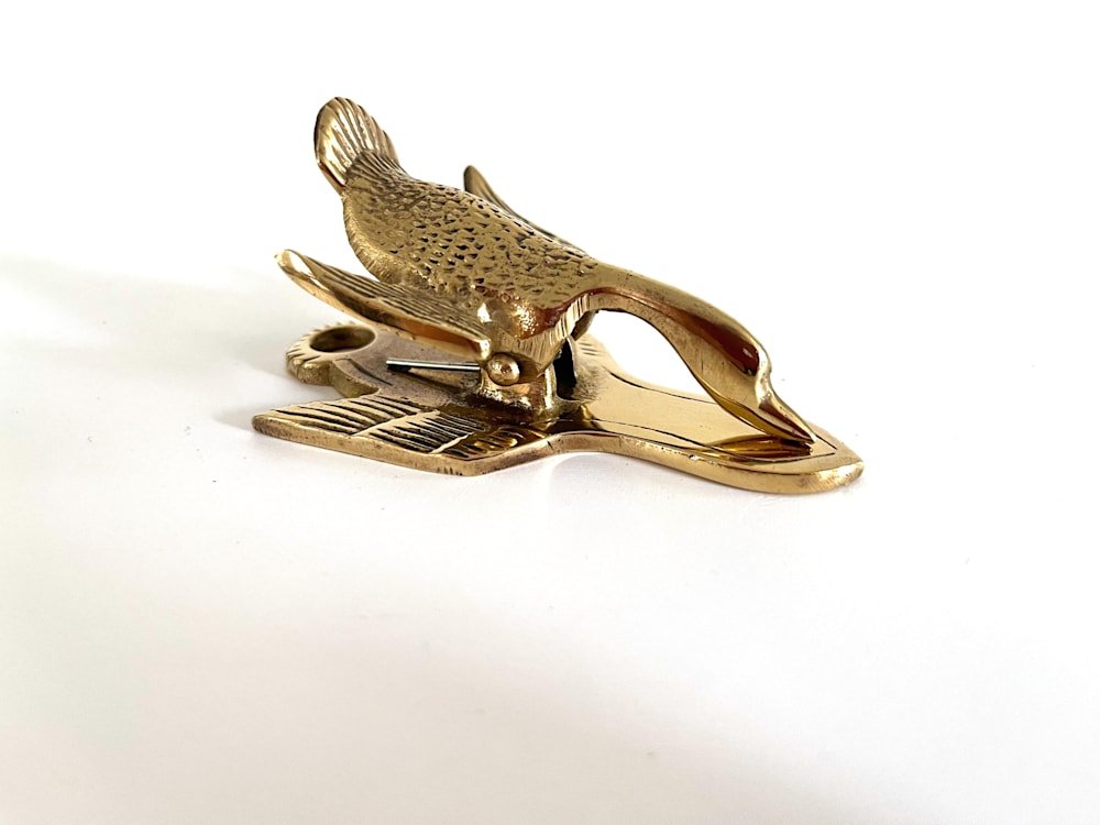 brass wall clip flying goose 2071