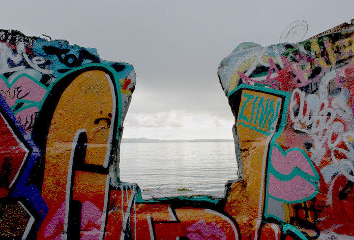 Graffiti to the Bay Albany