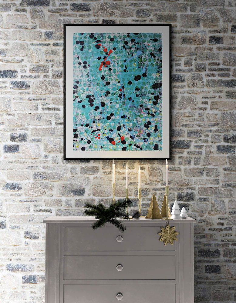 1086 christmas decorations on chest of drawers