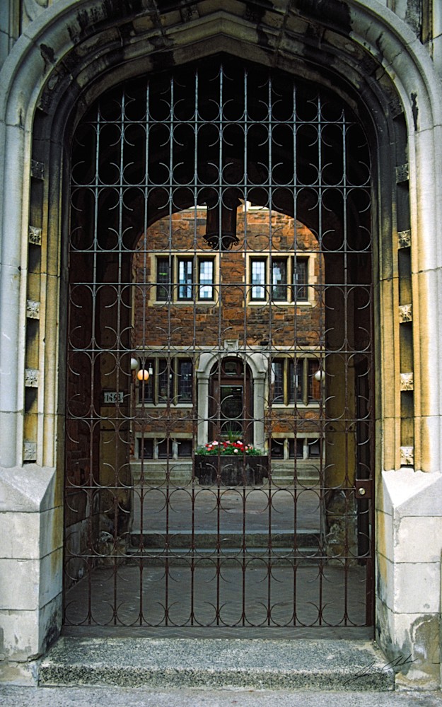 old montreal gate 1