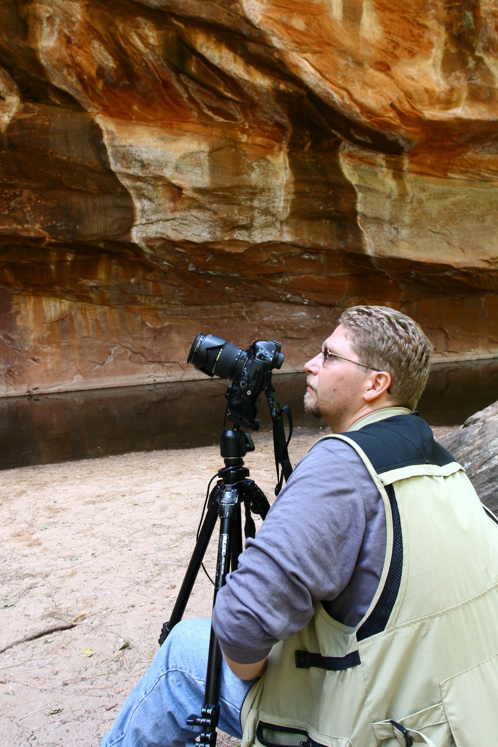Photographer Thomas Watkins with his Canon 1v taking a photo of Sedona Arizona.