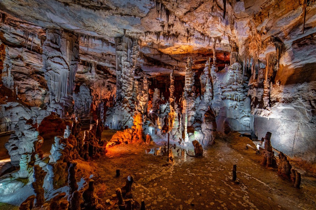 Cathedral Caverns an underground wonderland