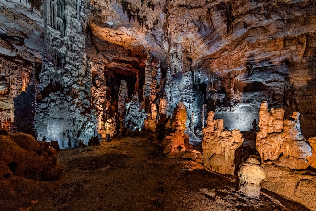 Cathedral Caverns an underground wonderland