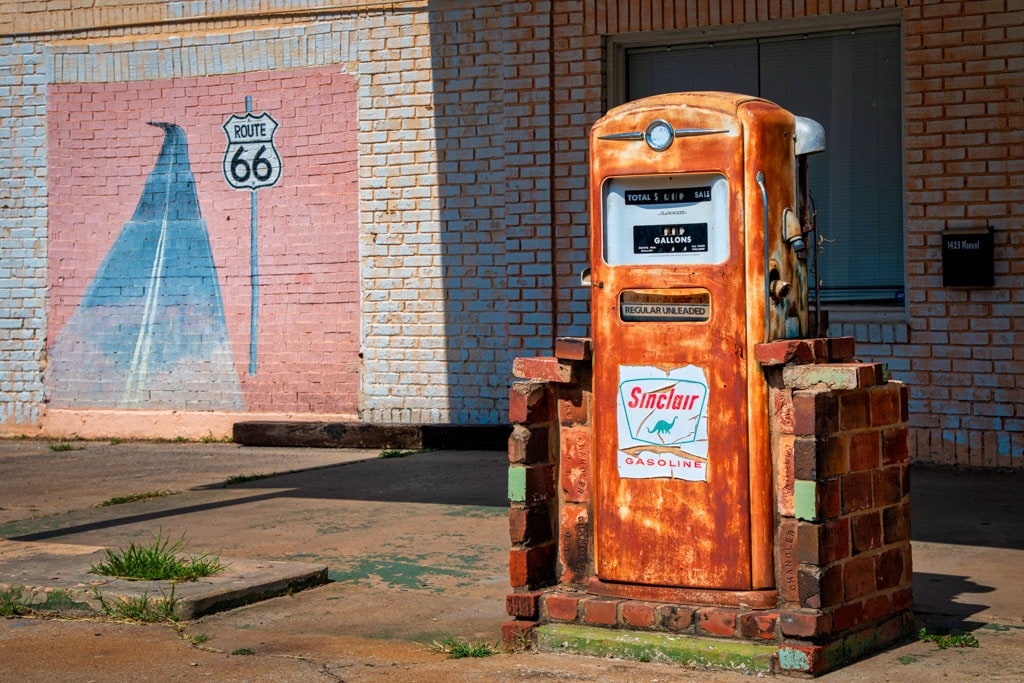 Route 66 Sinclair fuel pump with mural
