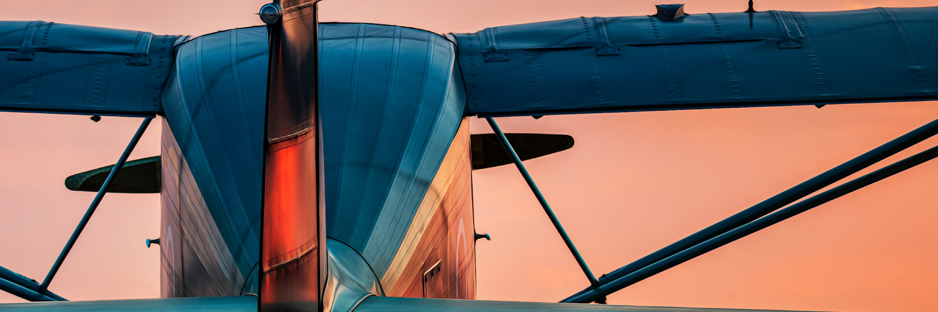 
        <div class='title'>
          Colorful Stinson
        </div>
       
        <div class='description'>
          
        </div>
      