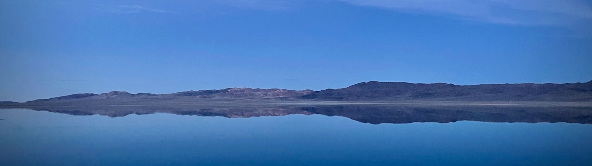 
        <div class='title'>
          Sierras lake blue
        </div>
       
        <div class='description'>
          
        </div>
      