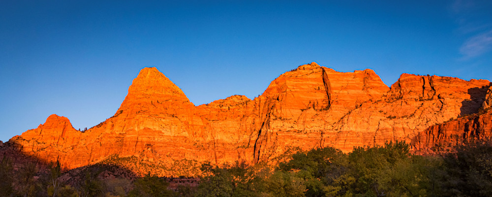 
        <div class='title'>
          Neels de Coning Zion Bridge Mountain
        </div>
       
        <div class='description'>
          
        </div>
      