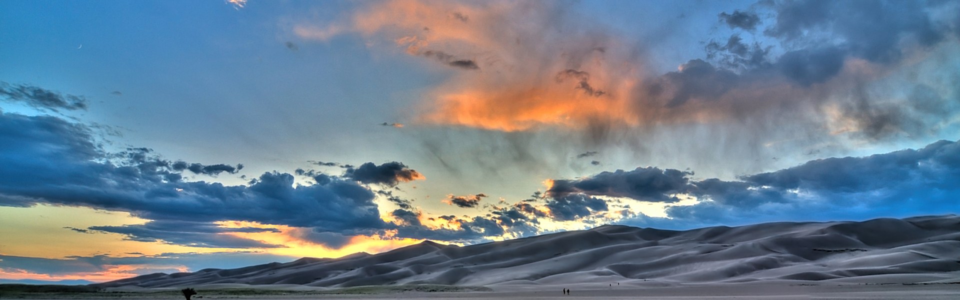 
        <div class='title'>
          Tyler Grundvig Sunset Serenade
        </div>
       
        <div class='description'>
          
        </div>
      