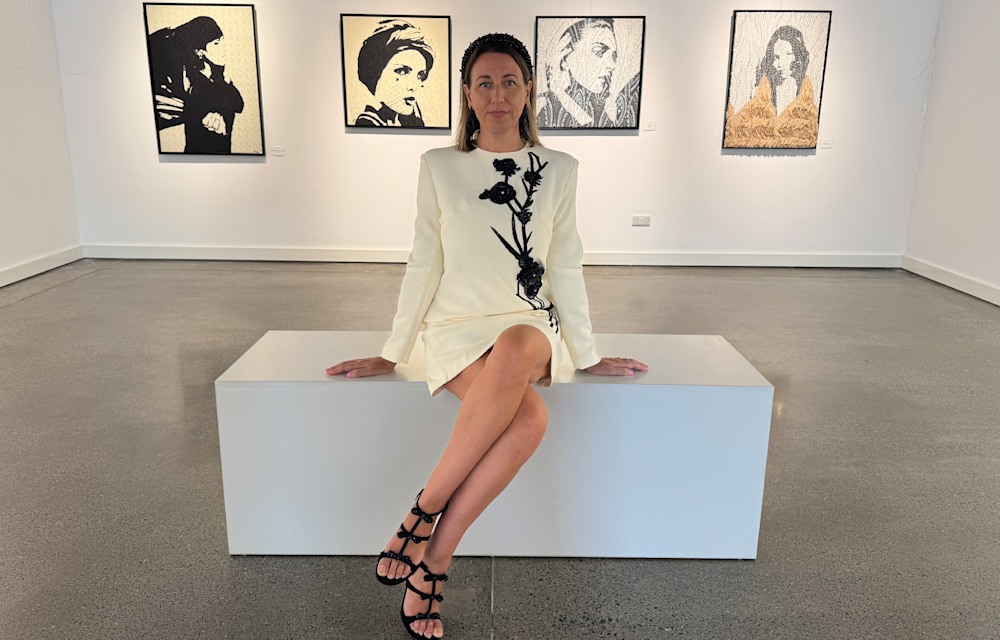 
        <div class='title'>
          isagallery
        </div>
       
        <div class='description'>
          
        </div>
      