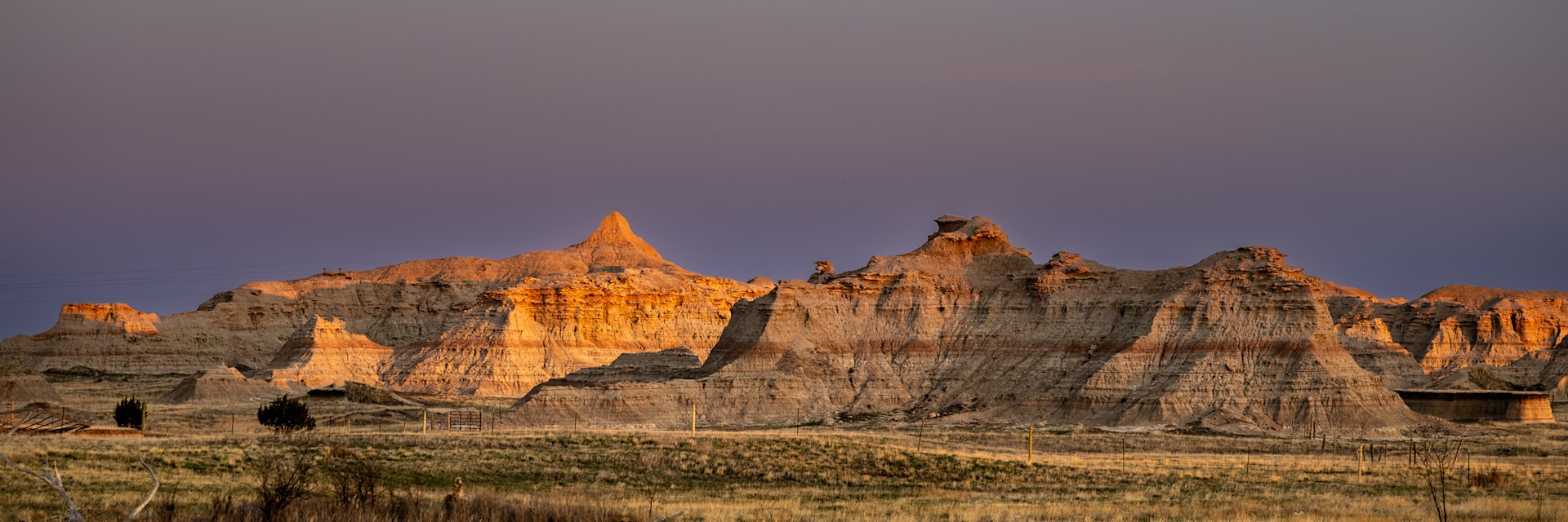 
        <div class='title'>
          Badlands National Park
        </div>
       
        <div class='description'>
          
        </div>
      