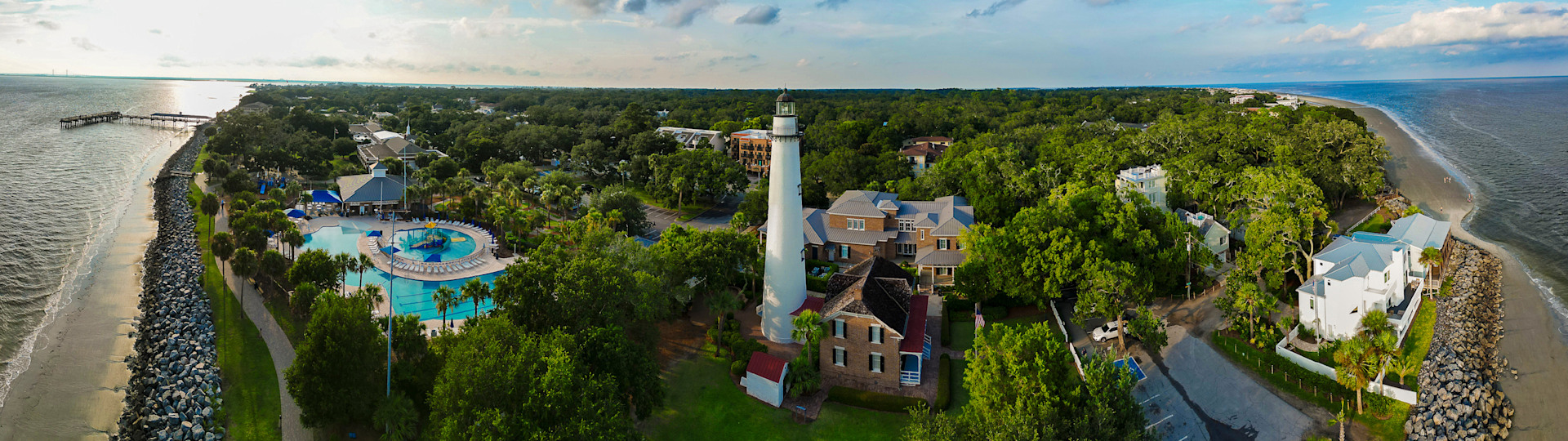 
        <div class='title'>
          Miron Holcombe Lighthouse Collection St
        </div>
       
        <div class='description'>
          
        </div>
      