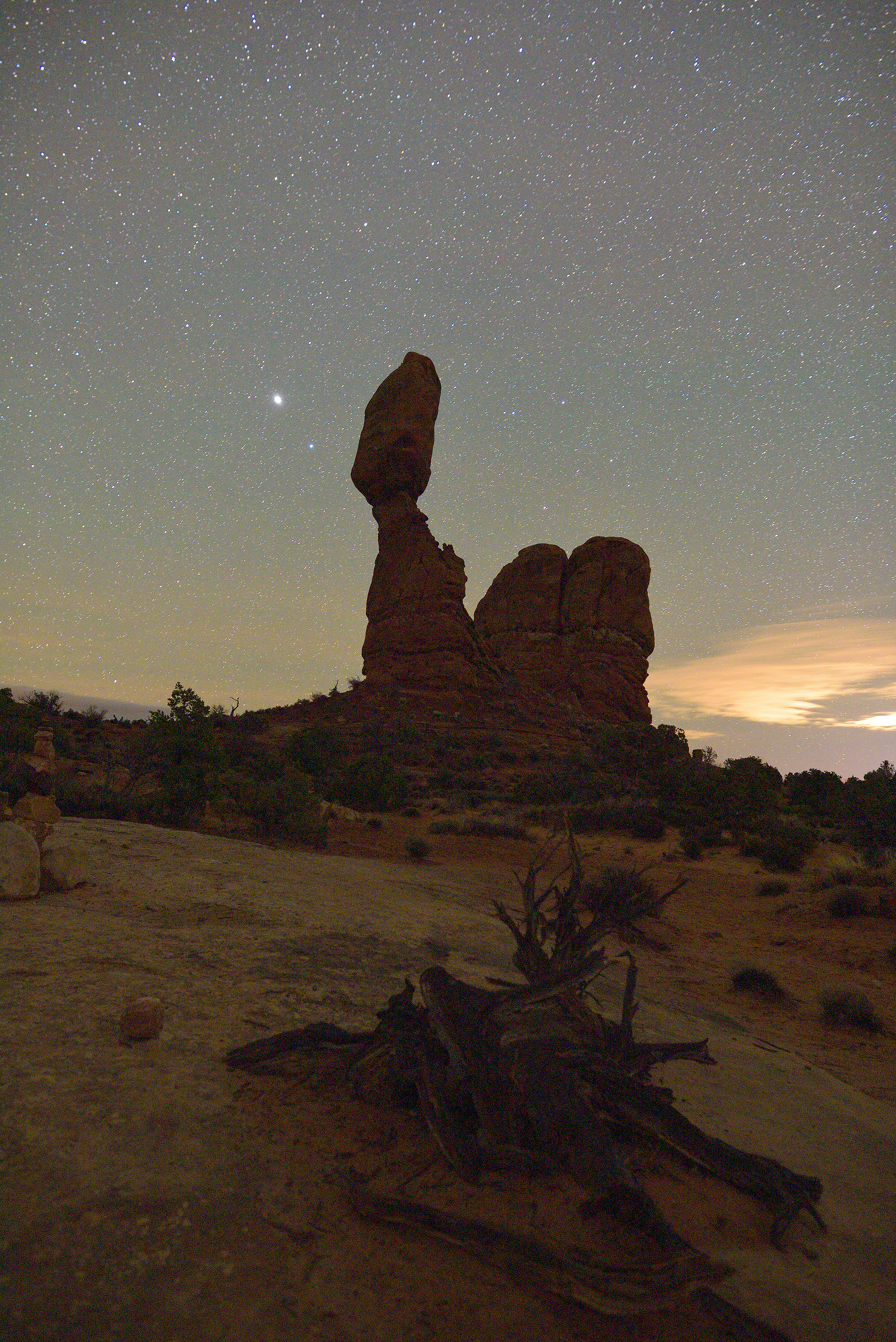 
        <div class='title'>
          Balanced Rock Night
        </div>
       
        <div class='description'>
          The night sky over Balanced Rock
        </div>
      