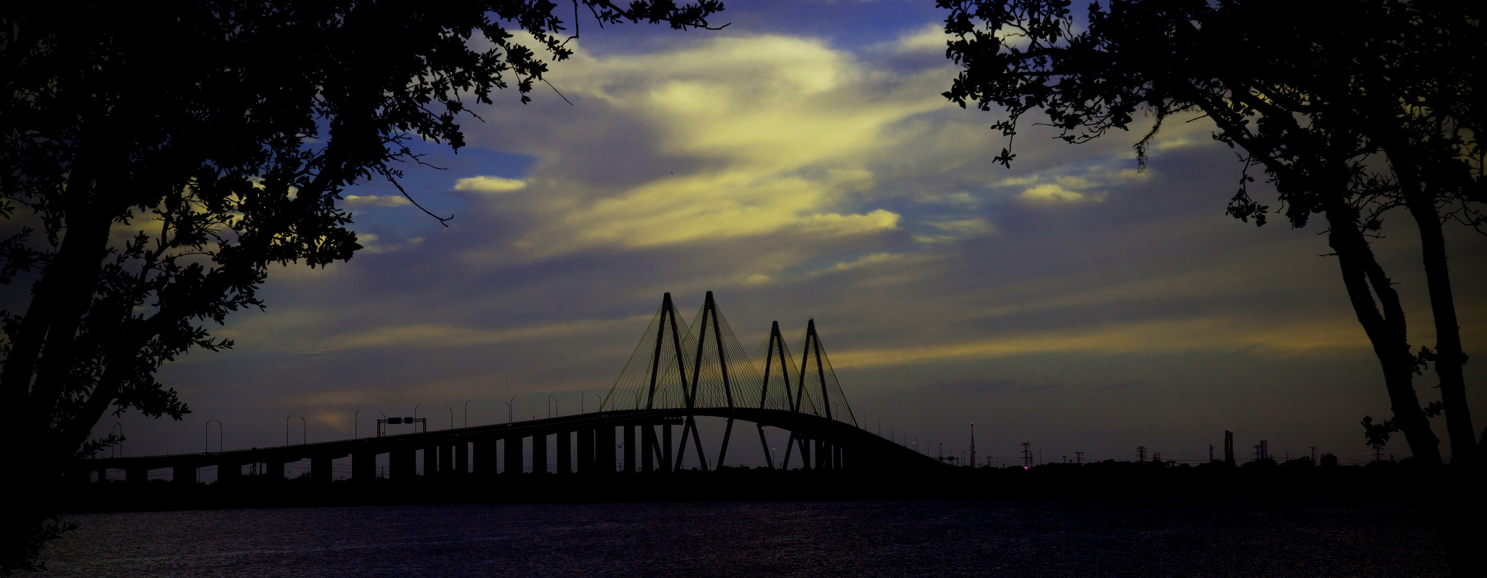 
        <div class='title'>
          Hartman Bridge 02b
        </div>
       
