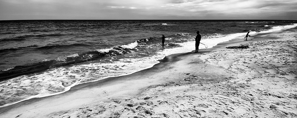 
        <div class='title'>
          1 Figures On The Gulf   Slideshow
        </div>
       