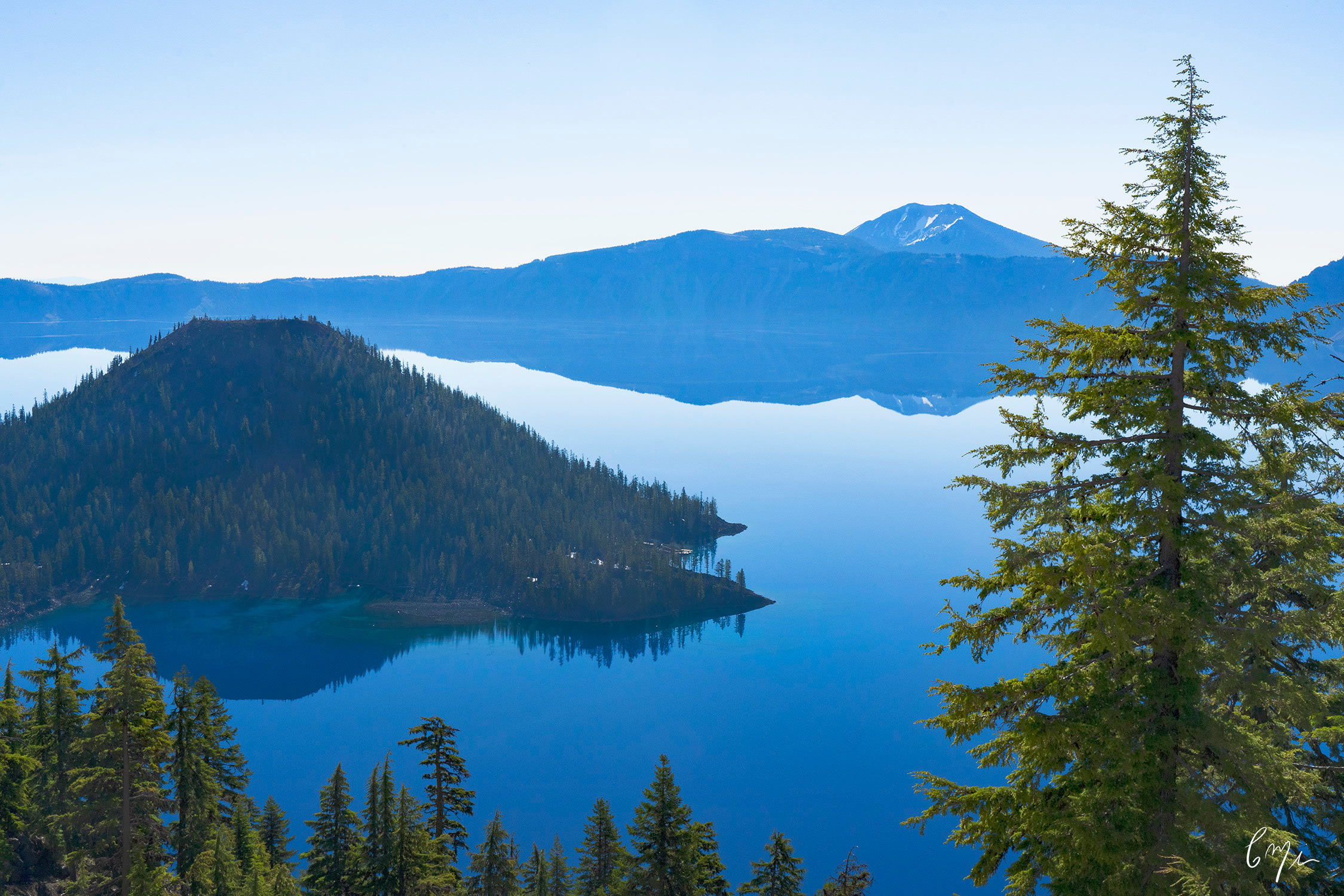 
        <div class='title'>
          Crater Lake
        </div>
       