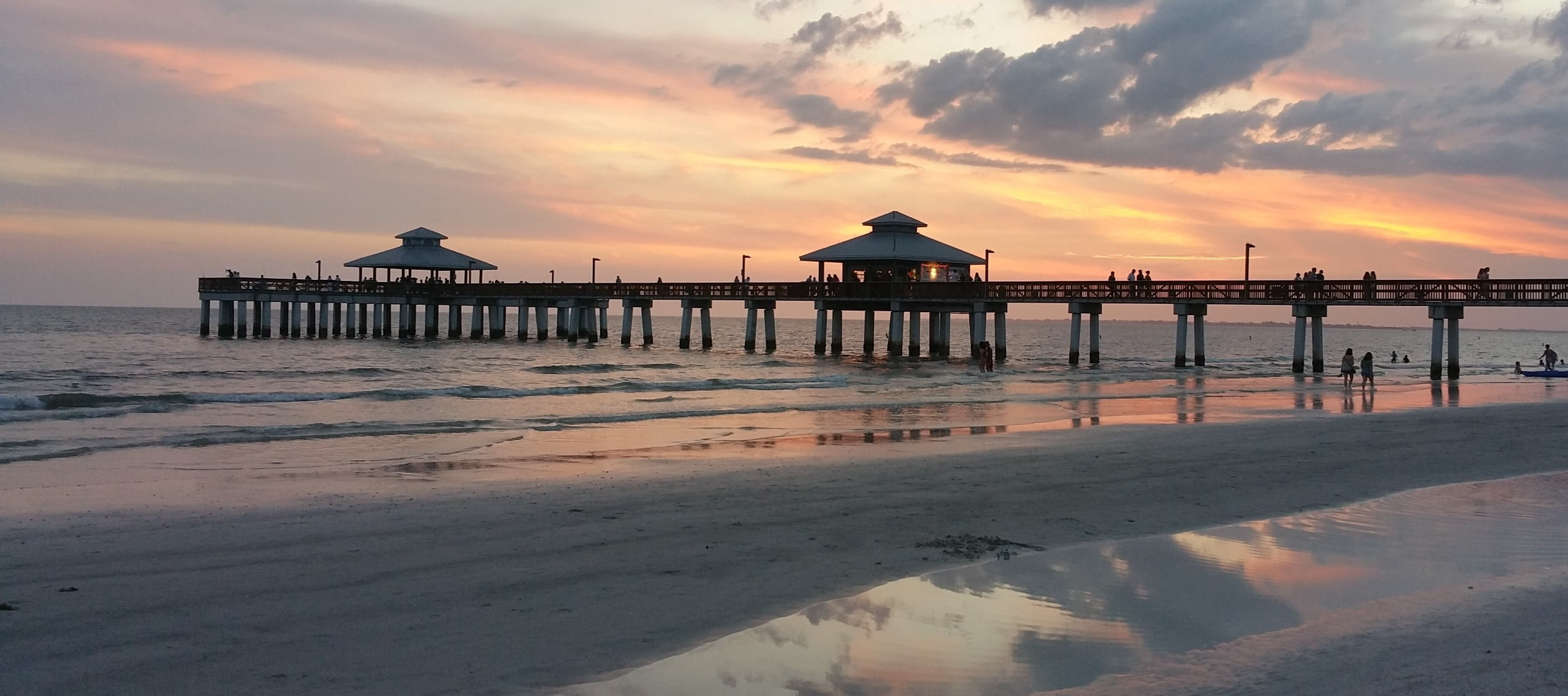 
        <div class='title'>
          Fort Myers Beach Pier Sunset zulbsj
        </div>
       