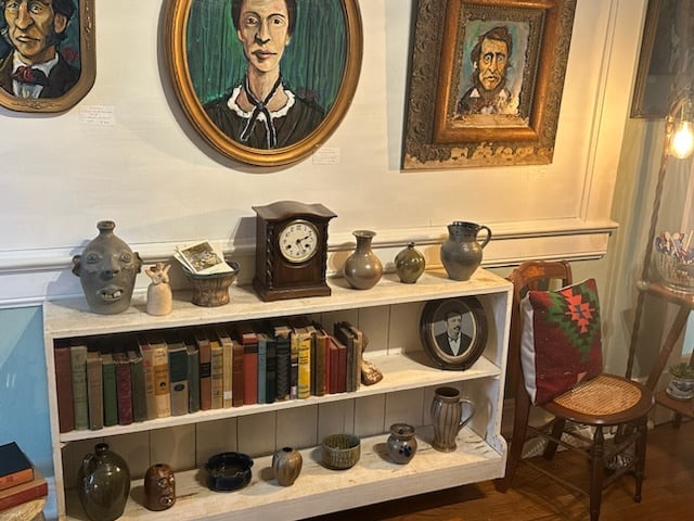 
        <div class='title'>
          Charlie and Susan Frye Livingroom Gallery Pottery
        </div>
       