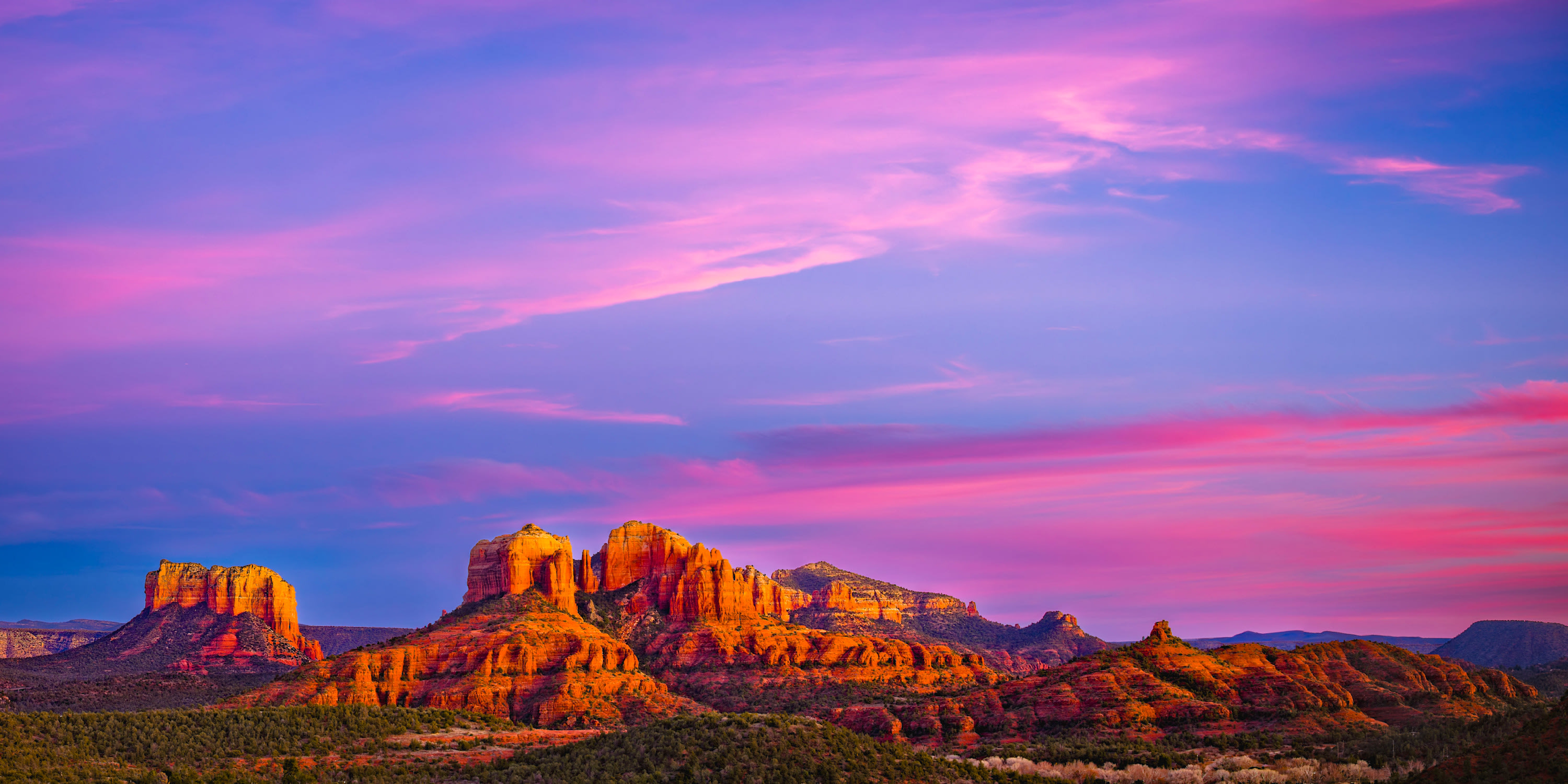 
        <div class='title'>
          Sedona Sunset Panorama, Arizona landscape wall art,
        </div>
       
        <div class='description'>
          
        </div>
      