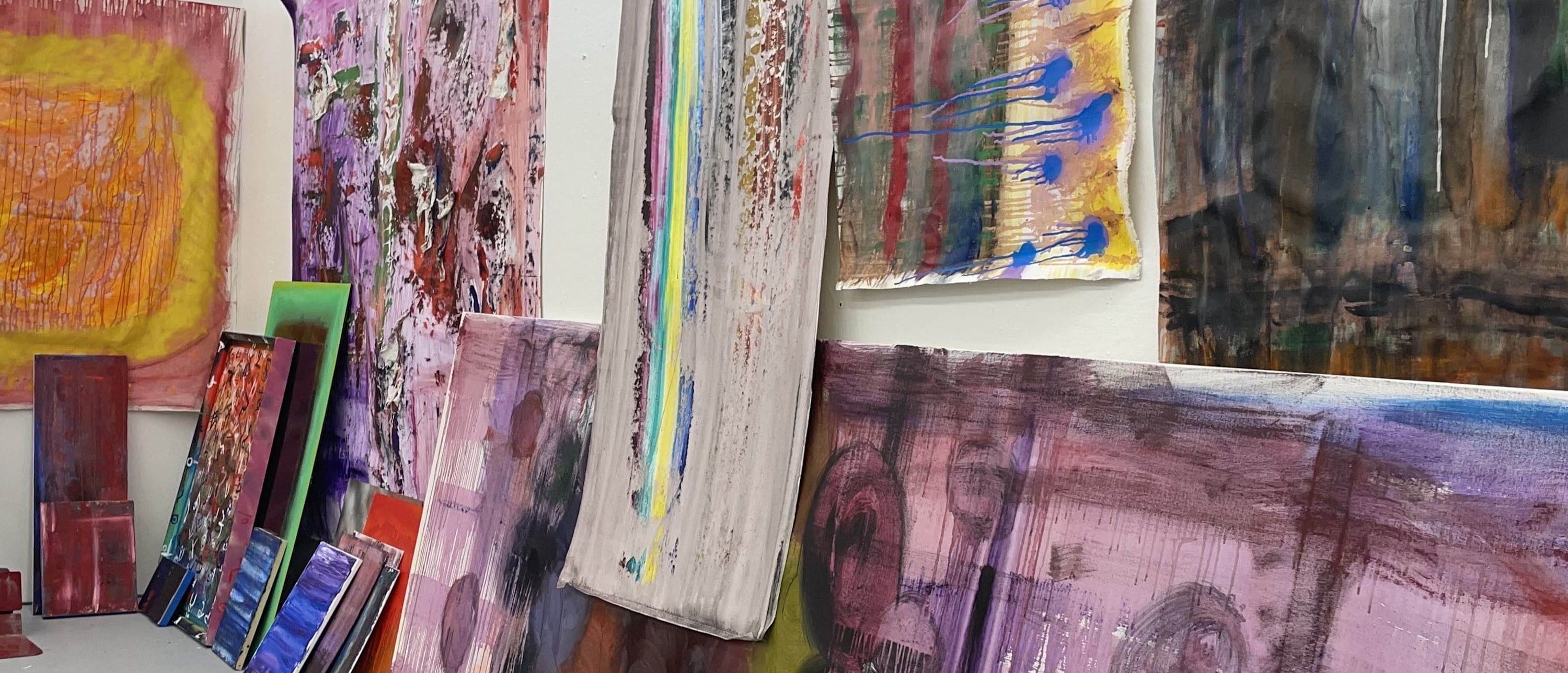 
        <div class='title'>
          art wall copy
        </div>
       
