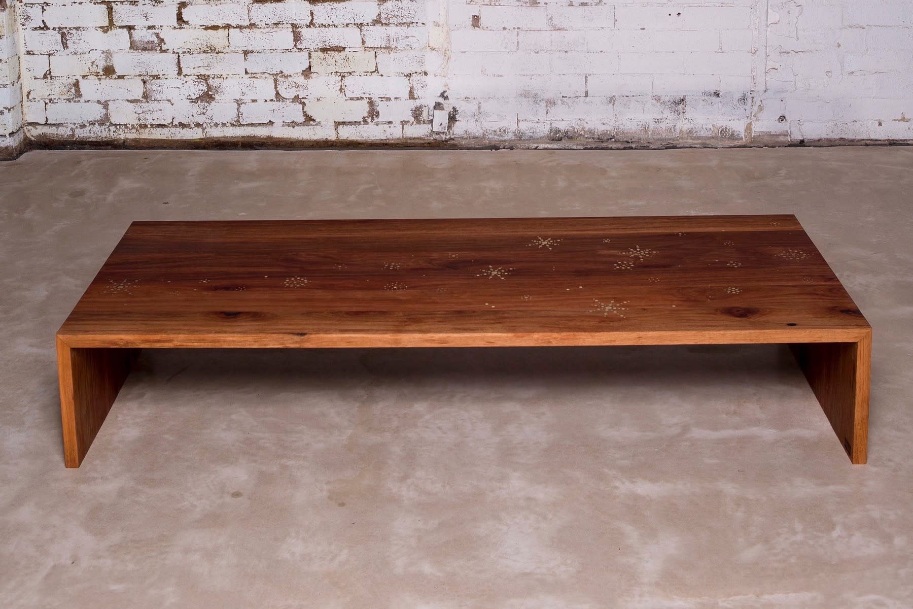 
        <div class='title'>
          CJG 0019
        </div>
       