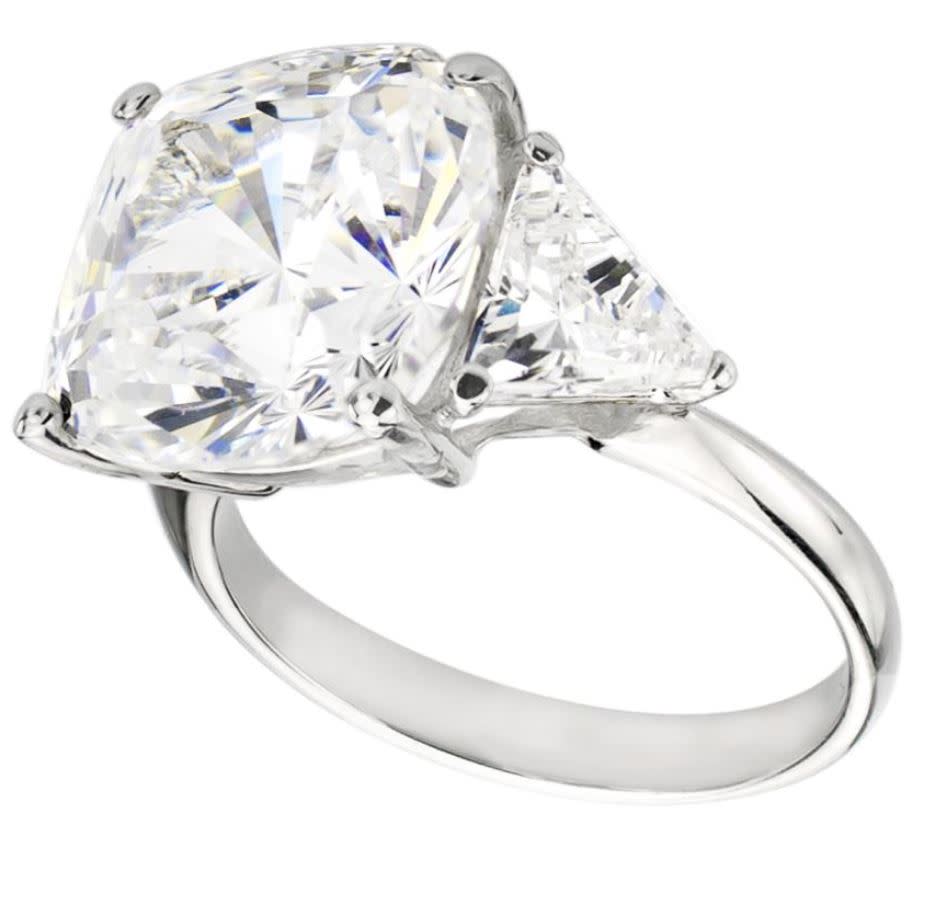4.5 carat cushion trapeze ring vcw4nz