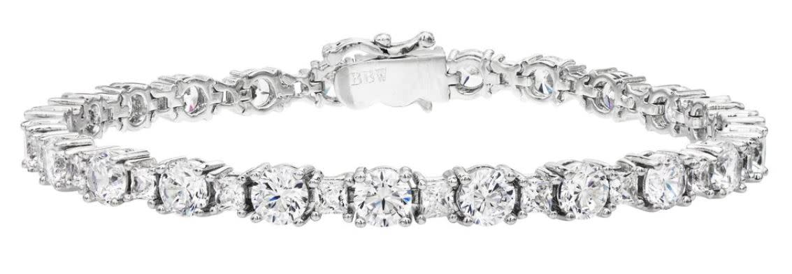 Silver brilliant princess cut tennis bracelet a tggkui