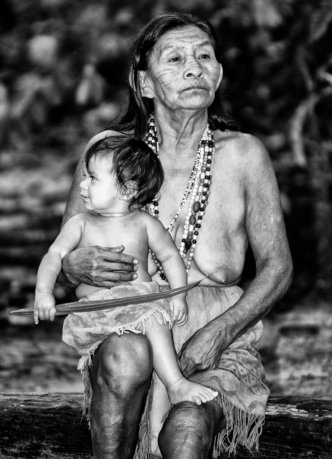 Grandmother and grandson le yf5mja