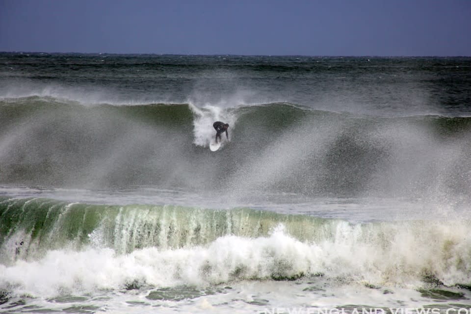 
        <div class='title'>
          Big Waves Surfer Good Harbor Beach vkb0v9
        </div>
       
