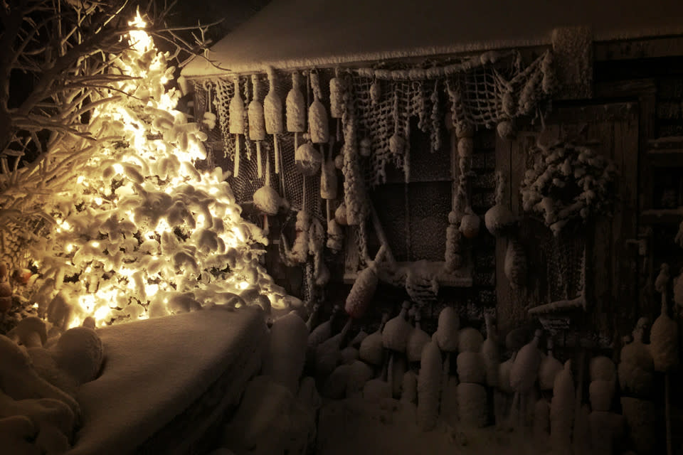
        <div class='title'>
          Fish Shack Buoys Snow Winter Cape Ann New England xvjemy
        </div>
       