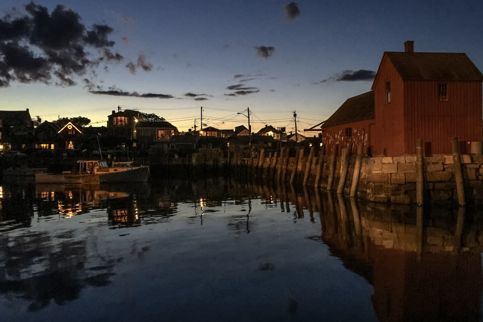 
        <div class='title'>
          rockport harbor night motif 1 w63c8i
        </div>
       